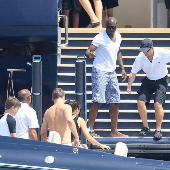 Semi-Exclusif - Seal et sa nouvelle compagne Erica Packer sur un yacht avec des amis lors de leurs vacances à Ibiza, le 4 août 2015