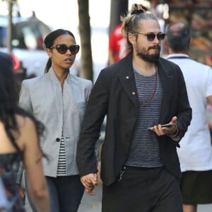 Exclusif - Zoe Saldana et son mari Marco Perego se baladent à Vancouver le 27 juin 2015.