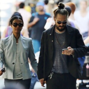 Exclusif - Zoe Saldana et son mari Marco Perego se baladent à Vancouver le 27 juin 2015.