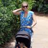 Exclusif - L'actrice Teresa Palmer et son fils Bodhi se baladent à Maui le 7 juin 2015.