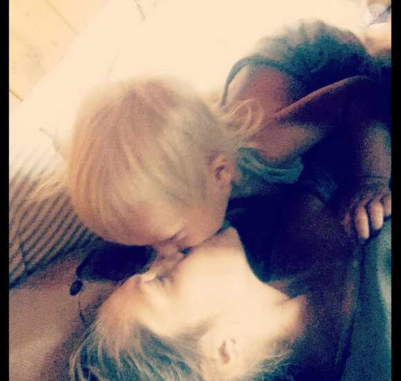 Teresa Palmer a ajouté une photo avec son fils Bodhi sur sa page Instagram / juillet 2015
