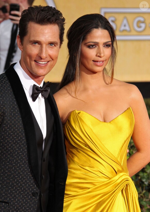 Matthew McConaughey et sa femme Camila Alves - 20ème cérémonie des "Screen Actors Guild Awards" au Shrine Exposition Center à Los Angeles. Le 18 janvier 2014