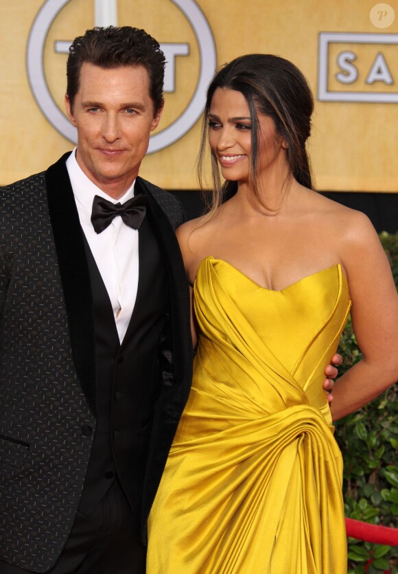 Matthew McConaughey et sa femme Camila Alves - 20ème cérémonie des "Screen Actors Guild Awards" au Shrine Exposition Center à Los Angeles. Le 18 janvier 2014