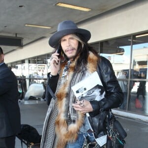 Steven Tyler arrive à l'aéroport de LAX à Los Angeles, le 26 décembre 2014.