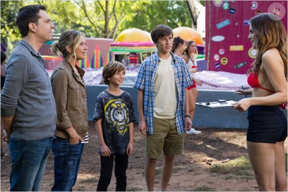Christina Applegate et Ed Helms avec les enfants Skyler Gisondo et Steele Stebbins dans Vive les vacances