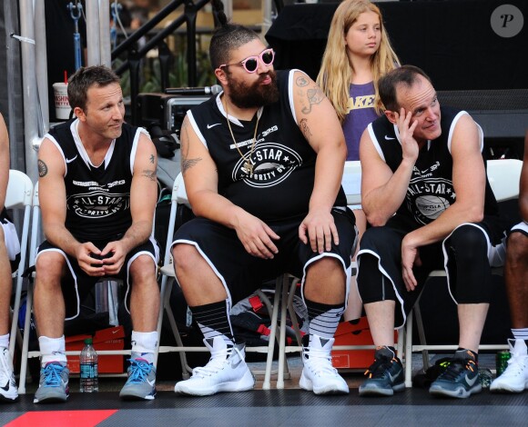 Breckin Meyer, Josh Ostrovsky, Clark Gregg lors du ESPNLA All-Star Celebrity Basketball Game à Los Angeles, le 7 août 2015