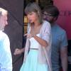 Exclusif - Taylor Swift va déjeuner avec des amis à Studio City, le 10 août 2015. 