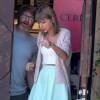 Exclusif - Taylor Swift va déjeuner avec des amis à Studio City, le 10 août 2015.  