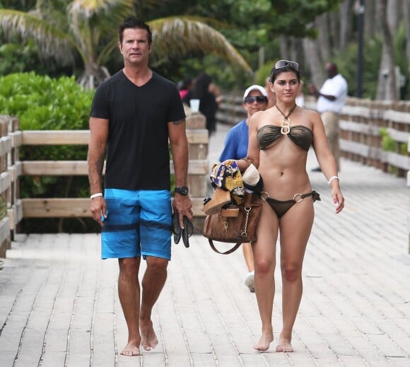 Exclusif - Lorenzo Lamas et sa femme Shawna Craig se promenent au bord de la plage a Miami. Le 2 septembre 2013