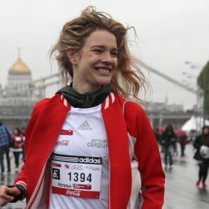 Le top model russe, Natalia Vodianova, fondatrice de l'association caritative "Naked Hearts Foundation", qui aide les enfants en Russie et à l'étranger, participe à une course du coeur, au parc Gorky à Moscou, le 16 mai 2015