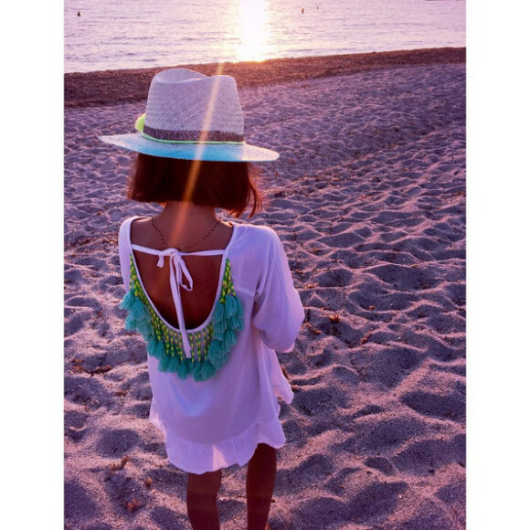 Annily, fillette d'Alizée, en juillet 2015 en Corse.