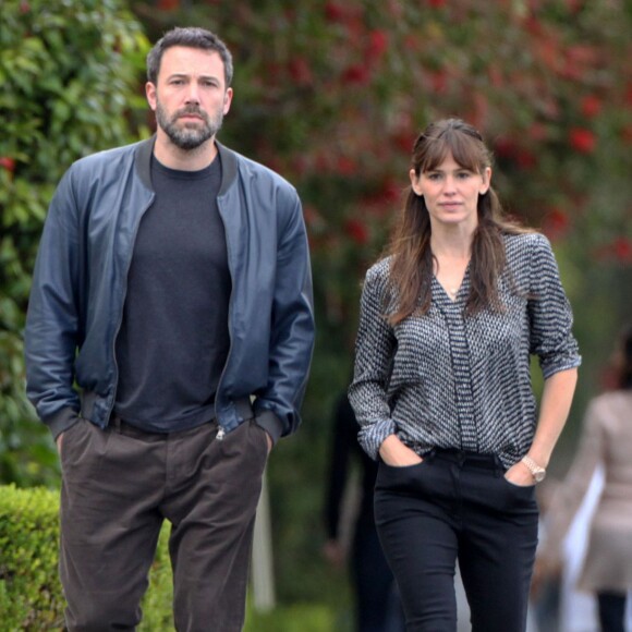 Ben Affleck et sa femme Jennifer Garner dans les rues à Brentwood, le 24 avril 2015.