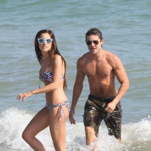 Zac Efron et Ashley Tisdale à Malibu le 2 juillet 2011.