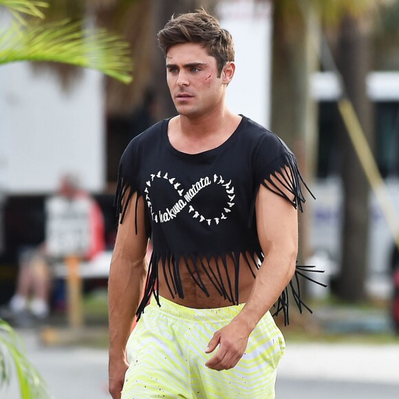 Zac Efron sur le tournage du film "Dirty Grandpa" à Tybee Island en Georgie, le 27 avril 2015.