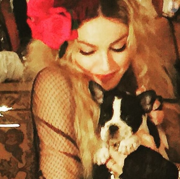 Madonna et son chiot offert pour son anniversaire le 16 août 2015