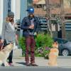 Chad Michael Murray et sa femme enceinte Sarah Roemer font une promenade avec leurs chiens à Studio City, Los Angeles, le 3 mars 2015