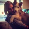 Chad Michael Murray a ajouté une photo de son chien Clark avec sa soeur / photo postée sur le compte Instagram de l'acteur.