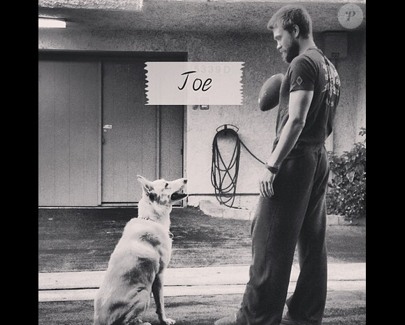 Chad Michael Murray a ajouté une photo avec son chien Joe / photo postée sur le compte Instagram de l'acteur.