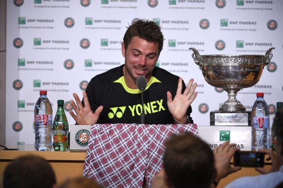 Stan Wawrinka et son short fétiche en conférence de presse après sa victoire en finale de Roland-Garros, le 8 juin 2015 à Paris