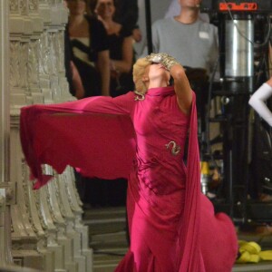 Lady Gaga sur le tournage d'"American Horror Story: Hotel (5e saison de la série American Horror Story) au musée LACMA. Los Angeles, le 19 août 2015.