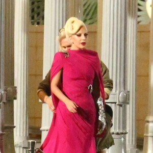 Lady Gaga sur le tournage d'"American Horror Story: Hotel (5e saison de la série American Horror Story) au musée LACMA. Los Angeles, le 19 août 2015.