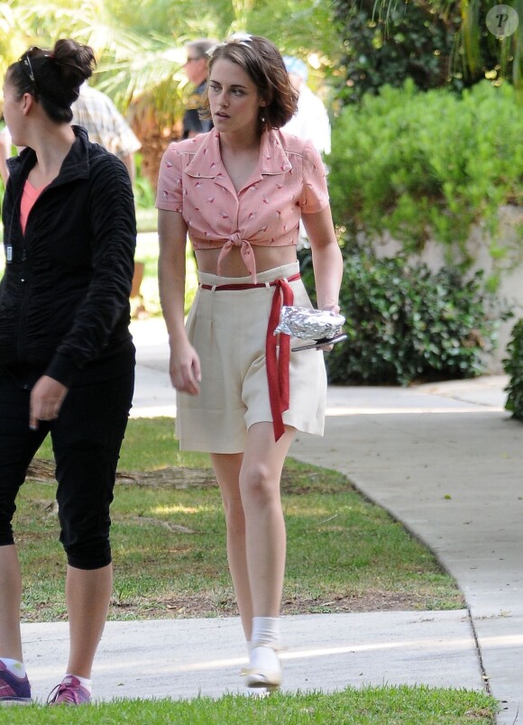 Kristen Stewart sur le tournage du nouveau film de Woody Allen le 21 août 2015.