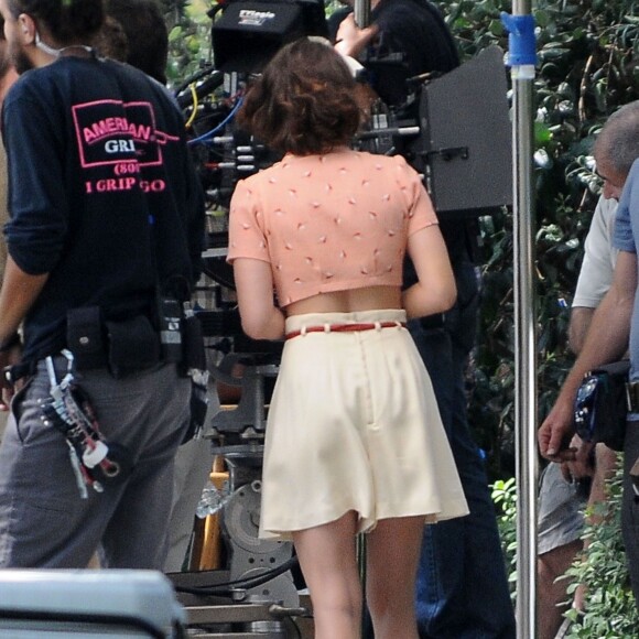 Kristen Stewart sur le tournage du nouveau film de Woody Allen le 21 août 2015.
