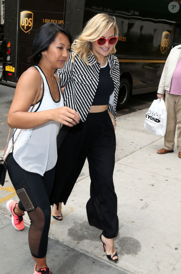 Kate Hudson se promène à New York, le 4 juin 2015.  