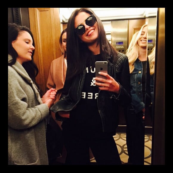 Selena Gomez et ses copines / photo postée sur le compte Instagram de la chanteuse américaine.