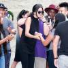 Selena Gomez et ses fans dans les rues de New York, le 20 aout 2015
