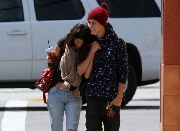 Justin Bieber et Selena Gomez dans les rues de Los Angeles le 5 avril 2012