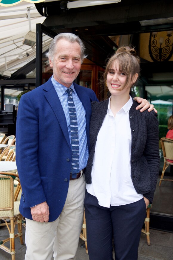 William Leymergie et sa fille Anna - Déjeuner "Pères et Filles" au restaurant "Les deux Magots" à Paris. Le 16 juin 2015.