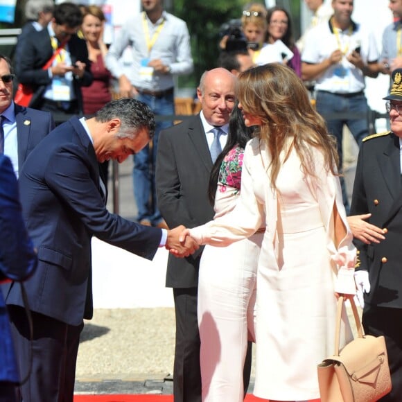 La reine Rania de Jordanie était invitée à s'exprimer le 26 août 2015 lors de l'ouverture de l'Université d'été du MEDEF à Jouy-en-Josas (Yvelines). Sa fille la princesse Iman, 18 ans, l'accompagnait.