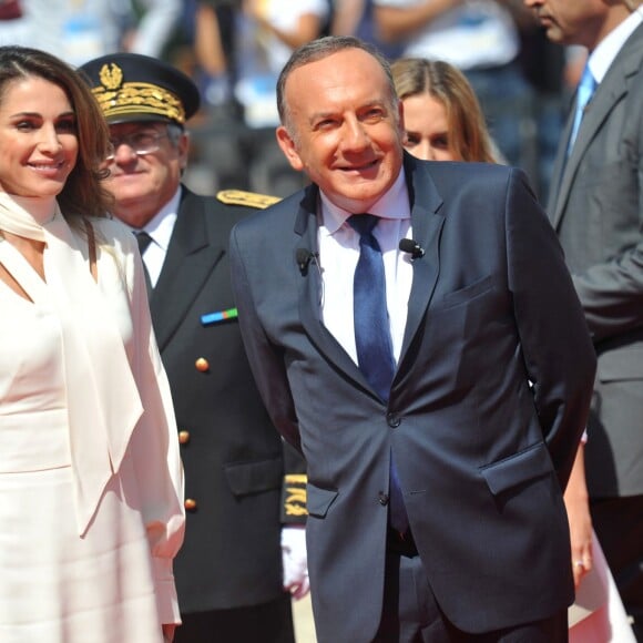La reine Rania de Jordanie était invitée à s'exprimer le 26 août 2015 lors de l'ouverture de l'Université d'été du MEDEF à Jouy-en-Josas (Yvelines). Sa fille la princesse Iman, 18 ans, l'accompagnait.