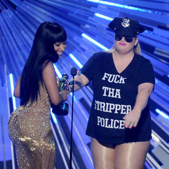 Nicki Minaj et Rebel Wilson aux MTV Video Music Awards à Los Angeles, le 30 août 2015.