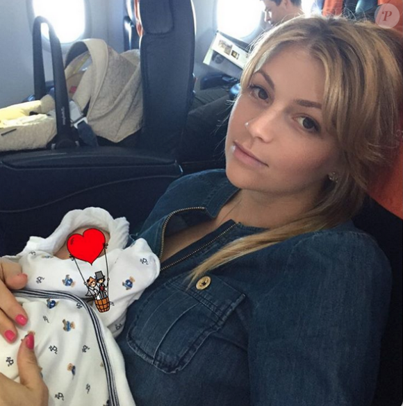 Maria Kirilenko avec son fils né quelques semaines plus tôt - août 2015 