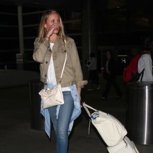 Cameron Diaz, supposément enceinte, à son arrivée à l'aéroport LAX de Los Angeles, le 31 août 2015