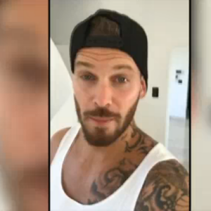 M. Pokora souhaite une bonne rentrée à TPMP - Emission Touche pas à mon poste sur D8, le 31 août 2015.