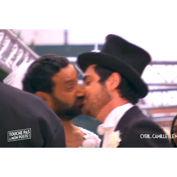 Mariage hillarant de Cyril Hanouna et Camille Combal - Emission Touche pas à mon poste sur D8, le 31 août 2015.