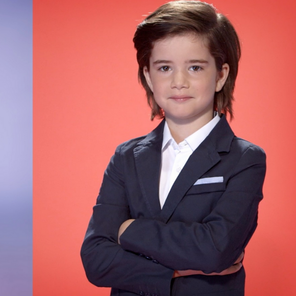 Xavier de Moulins et son double en miniature,dans la nouvelle campagne publicitaire de M6 pour la rentrée 2015.
