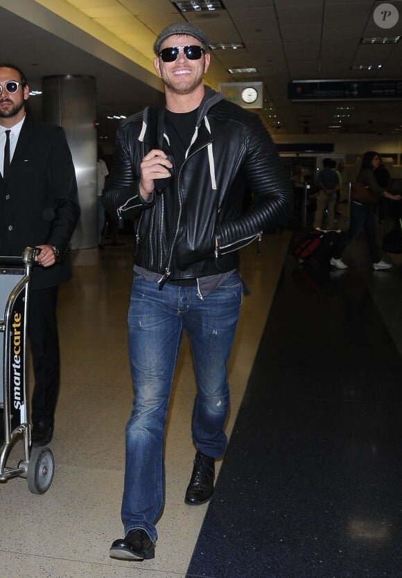 Kellan Lutz arrive à l'aéroport de LAX à Los Angeles, le 22 mai 2015