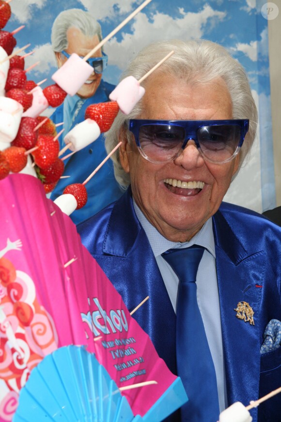 Exclusif - Michou - Michou fête son 84e anniversaire dans son cabaret à Paris le 18 juin 2015.