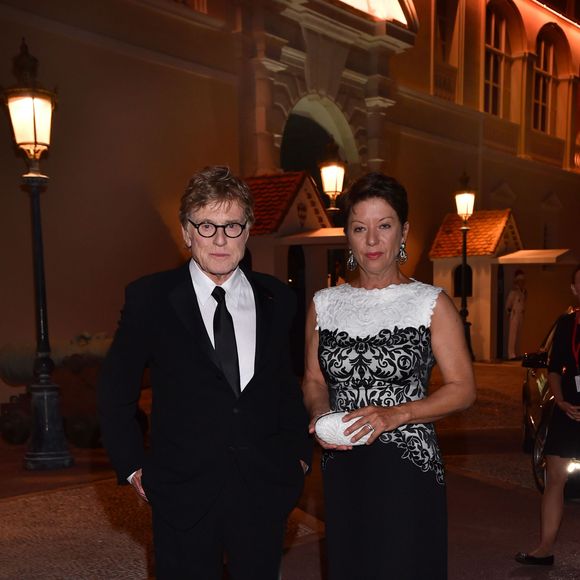 Robert Redford et sa femme Sibylle Szaggars-Redford arrivant le 5 septembre 2015 au dîner de gala de la Princess Grace Foundation - USA au palais princier à Monaco. L'acteur Robert Redford s'est vu remettre le Prince Rainier III Award, et le réalisateur Cary Joji Fukunaga (True Detective) le Princess Grace Statue Award.