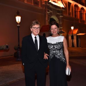 Robert Redford et sa femme Sibylle Szaggars-Redford arrivant le 5 septembre 2015 au dîner de gala de la Princess Grace Foundation - USA au palais princier à Monaco. L'acteur Robert Redford s'est vu remettre le Prince Rainier III Award, et le réalisateur Cary Joji Fukunaga (True Detective) le Princess Grace Statue Award.