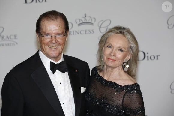 Roger Moore et sa femme Kristina Tholstrup