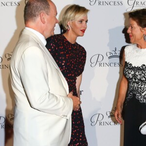La princesse Charlene et le prince Albert de Monaco ont accueilli au palais princier Robert Redford et son épouse Sibylle Szaggars-Reford à l'occasion du dîner de gala de la Princess Grace Foundation - USA, le 5 septembre 2015, organisé pour la première fois en principauté, dans la cour d'honneur du palais. L'acteur américain s'est vu remettre le Prix Prince Rainier III.