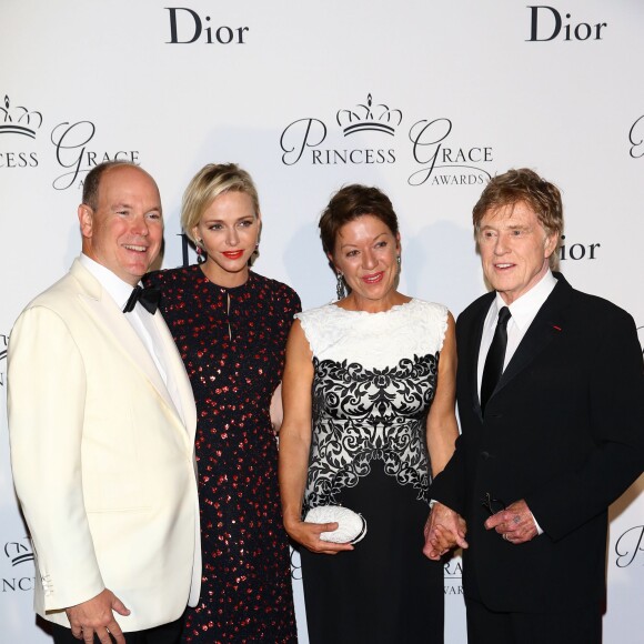 La princesse Charlene et le prince Albert de Monaco ont accueilli au palais princier Robert Redford et son épouse Sibylle Szaggars-Reford à l'occasion du dîner de gala de la Princess Grace Foundation - USA, le 5 septembre 2015, organisé pour la première fois en principauté, dans la cour d'honneur du palais. L'acteur américain s'est vu remettre le Prix Prince Rainier III.