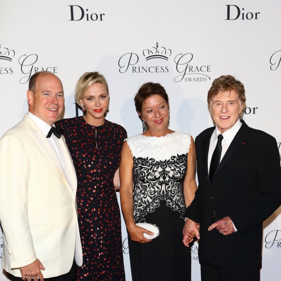 La princesse Charlene et le prince Albert de Monaco ont accueilli au palais princier Robert Redford et son épouse Sibylle Szaggars-Reford à l'occasion du dîner de gala de la Princess Grace Foundation - USA, le 5 septembre 2015, organisé pour la première fois en principauté, dans la cour d'honneur du palais. L'acteur américain s'est vu remettre le Prix Prince Rainier III.