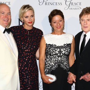 La princesse Charlene et le prince Albert de Monaco ont accueilli au palais princier Robert Redford et son épouse Sibylle Szaggars-Reford à l'occasion du dîner de gala de la Princess Grace Foundation - USA, le 5 septembre 2015, organisé pour la première fois en principauté, dans la cour d'honneur du palais. L'acteur américain s'est vu remettre le Prix Prince Rainier III.