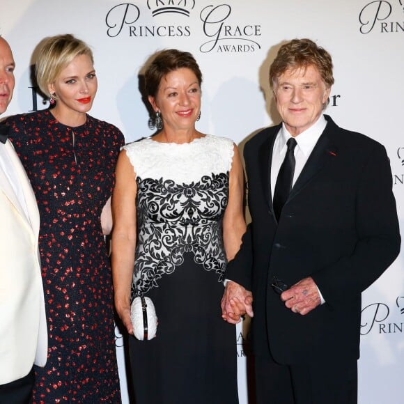 La princesse Charlene et le prince Albert de Monaco ont accueilli au palais princier Robert Redford et son épouse Sibylle Szaggars-Reford à l'occasion du dîner de gala de la Princess Grace Foundation - USA, le 5 septembre 2015, organisé pour la première fois en principauté, dans la cour d'honneur du palais. L'acteur américain s'est vu remettre le Prix Prince Rainier III.